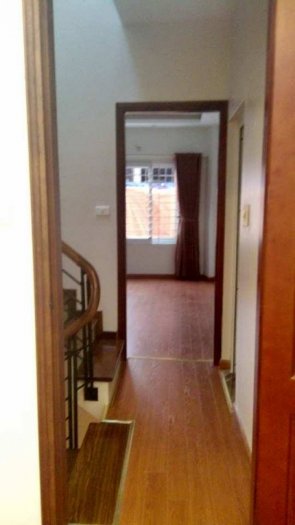 Bán nhà ngõ 379 Phố Đội Cấn Ba Đình dt 35 m2 x 5 t mt 3,2 m mới tinh giá 4,5 tỷ