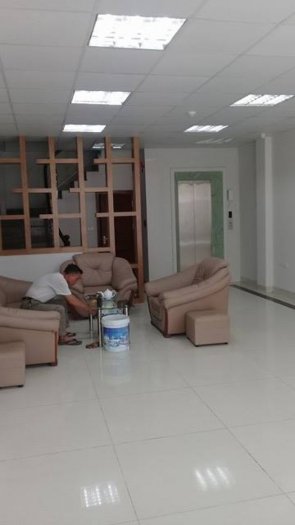 Chính chủ cần bán nhà Plô ngõ 99 Nguyễn Khang dt 30 m2 xây 5 tầng giá 3,2 tỷ