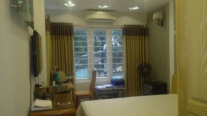 Bán nhà ngõ 208 Thụy Khuê dt 50 m2 x 2 t mt 5 m ô tô cách nhà 70 m giá 5,2 tỷ