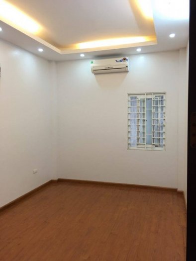 Bán nhà ngõ 279 phố Đội Cấn, Ba Đình dt 35 m2 x 5 t mới tinh giá 3,2 tỷ