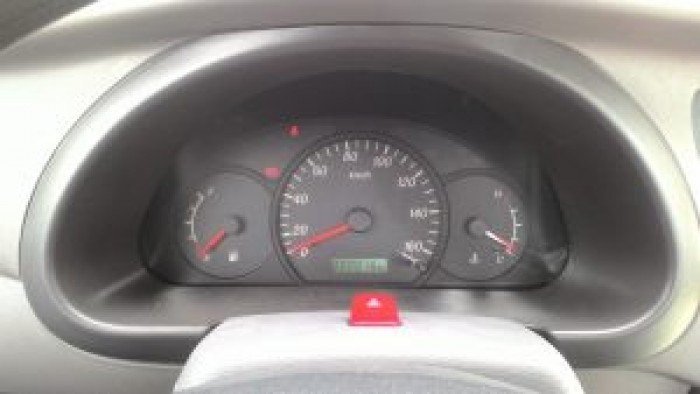 Xe tải nhỏ tải trọng cao 870kg thùng dài 2450 x Rộng 1410 - Có Điều Hòa - Mui Bạt - Thùng Kín