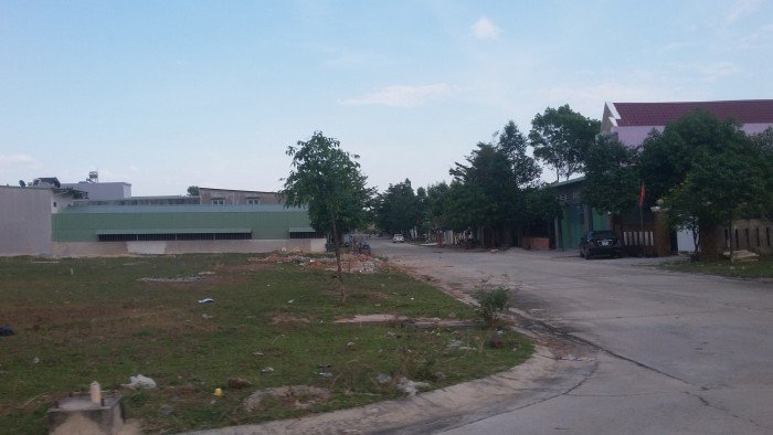 Bán đất mặt tiền chợ 380tr/600m2, gần trường học cấp 3, dân cư đông