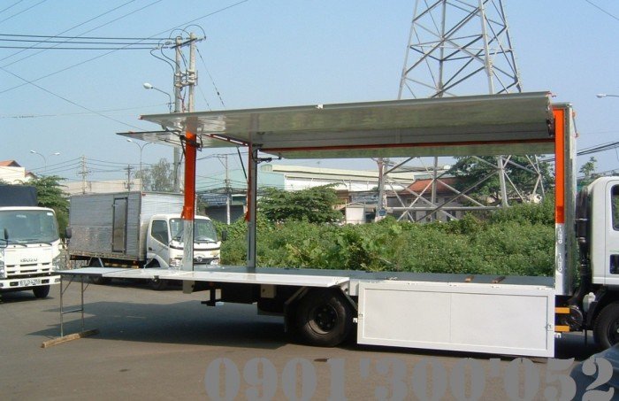 Xe tải Isuzu 8.2 tấn 8 tấn 2 8t2 thùng cánh dơi bán hàng lưu động