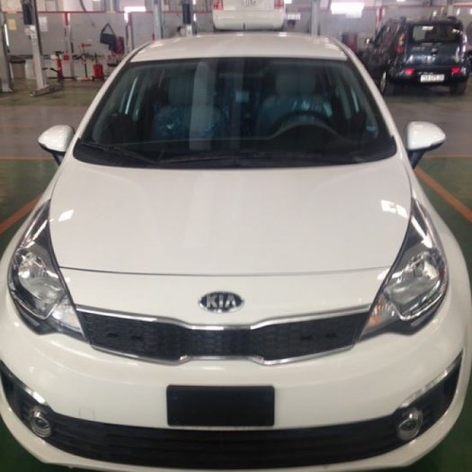 Kia Rio xe nhập khẩu, giá cực mềm, full xe, đủ màu, hỗ trợ trả góp 80%.