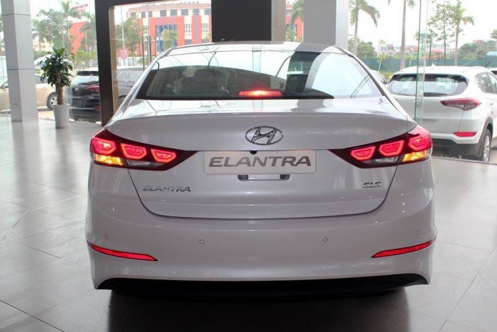 Hyundai Elantra 2017 giảm giá 80 triệu nhiều nhất tại Hyundai Bà Rịa Vũng Tàu