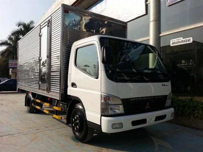 Xe tải Fuso Canter 7.5-4.5T giá tốt, có ưu đãi thêm, có xe giao ngay