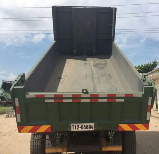 Thanh lý 15 Xe HOWO 3 chân 371hp thùng vuông đáy 10 thành 8