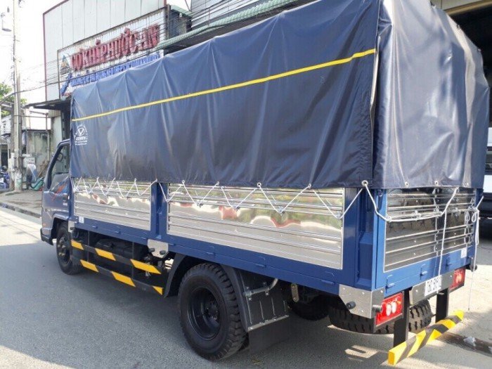 IZ49 2,4 tấn xe có sẵn. thanh toán 20% - 30% nhận xe