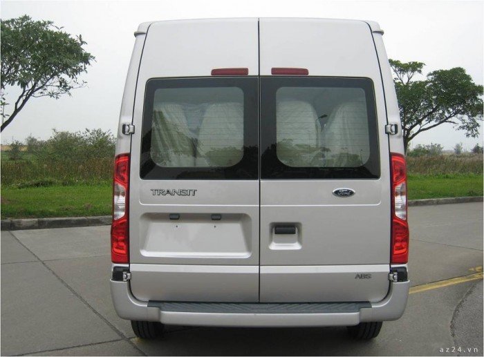 Bán xe Ford Transit 2017-giao xe ngay- ngân hàng hỗ trợ 70% giá trị xe