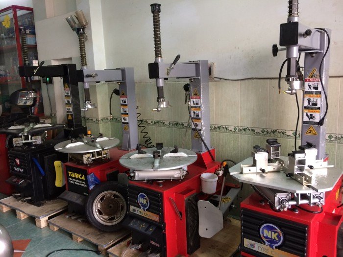 Giá tiền máy ra vào lốp, máy tháo vỏ xe tay ga là bao nhiêu