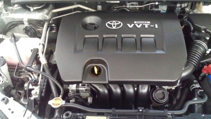 Bán ô tô Toyota Corolla Altis đời 2015 số tự động, còn rất mới