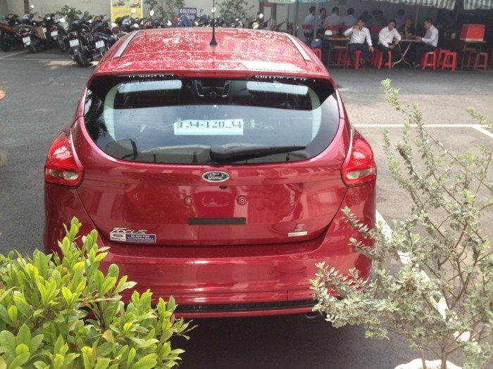 Bán xe Ford Focus Trend 2017-giá tốt nhất Sài Gòn-giao xe ngay