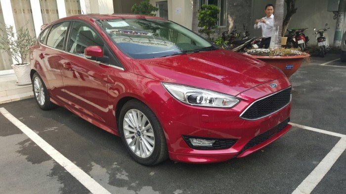 Bán xe Ford Focus Trend 2017-giá tốt nhất Sài Gòn-giao xe ngay