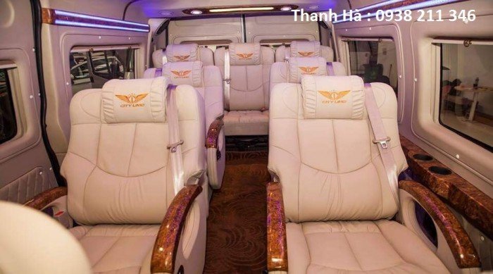 Cần bán xe transit limousine 2017 , trả trước 10%