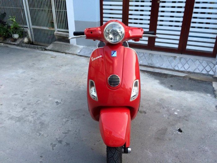 Bán Piaggio vespa nhập khẩu ý nguyên chiếc Lx 150 màu đỏ 2011