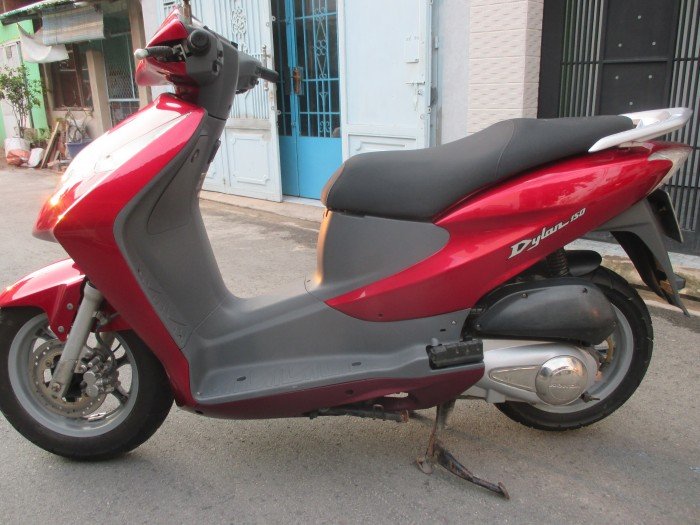 Honda dylan 150cc (ý),màu đỏ, ngay chủ