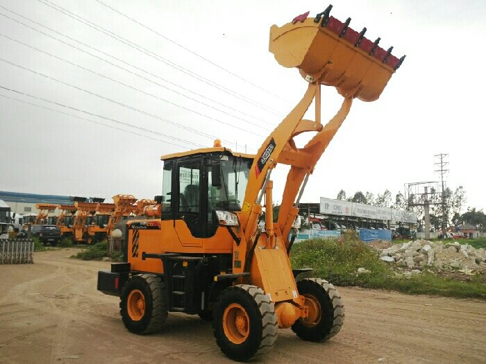 Xúc lật gầu 0,7 khối