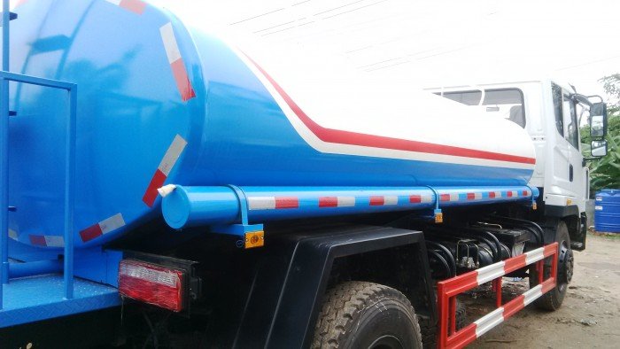 Xe phun nước rửa đường 9 khối dongfeng