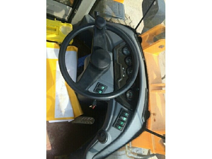 Xúc lật luyu gầu 0,9 khối