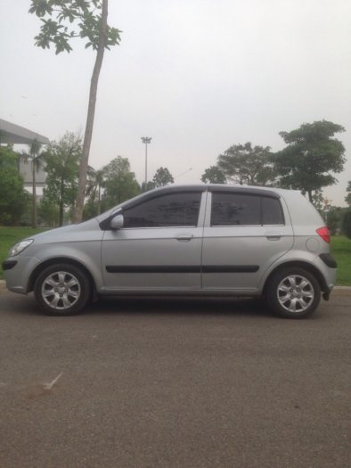 Gia đình cần bán xe hyundai Getz đời 2009, màu bạc, chính chủ, bản đủ.