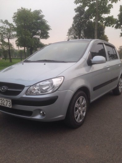 Gia đình cần bán xe hyundai Getz đời 2009, màu bạc, chính chủ, bản đủ.