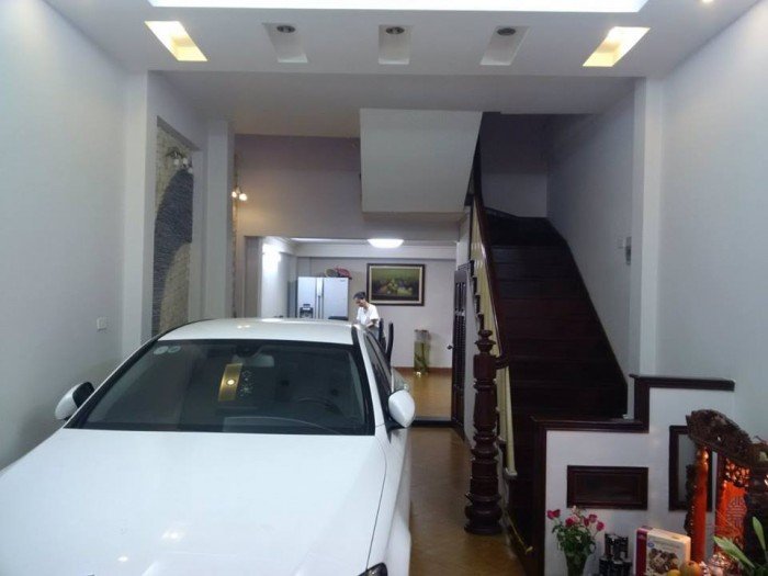 Bán nhà Huỳnh Khúc Kháng có “Gara ô tô”, 5 tầng, 45m2, giá 7.2 tỷ.