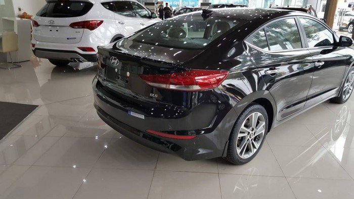 Xe Hyundai Elantra 2017 giá tốt nhất