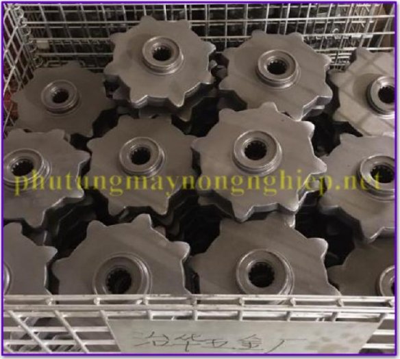 Bánh sao máy gặt Kubota DC60, DC70