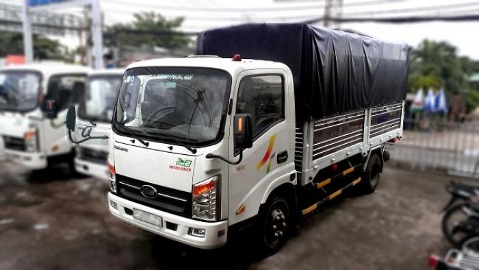 Xe tải VEAM 2.5 tấn vào thành phố ban ngày