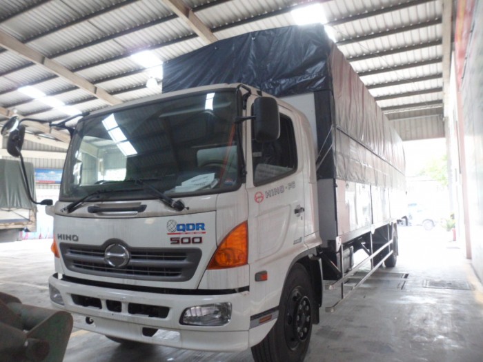 Xe tải Hino FG8JPSU thùng chở xe máy 10m