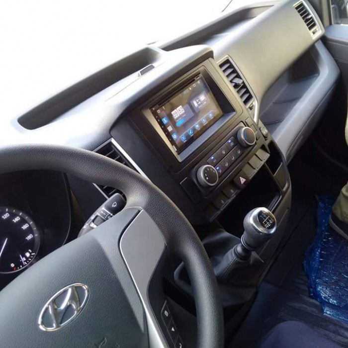Bán xe khách Hyundai Solati H350 16 chỗ, tiện nghi an toàn cho người sử dụng
