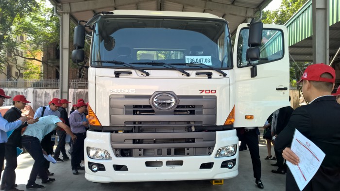 Đầu kéo Hino 2 cầu SS2PKUA