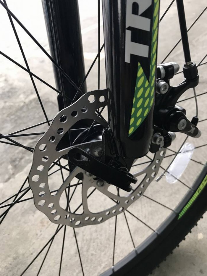 Xe đạp Trinx M136 2017, mới 100%, miễn phí giao hàng
