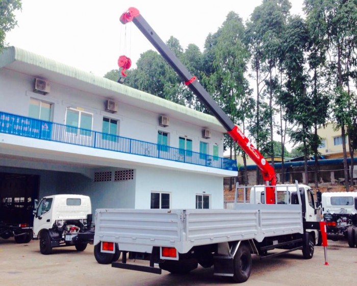 Bán xe Hino FC9JL - tải lắp cẩu, hàng đẹp, giá mềm, thấy là ưng ý.