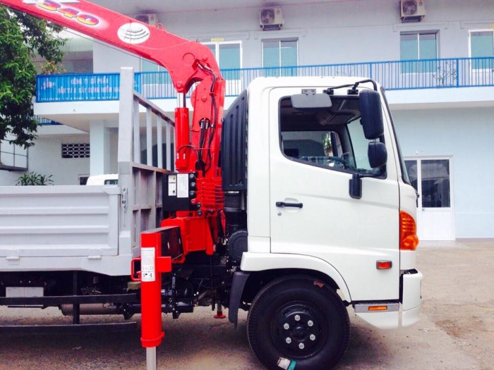Bán xe Hino FC9JL - tải lắp cẩu, hàng đẹp, giá mềm, thấy là ưng ý.