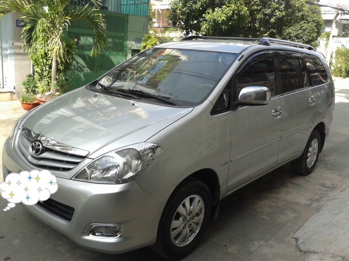 Toyota Innova G 2010 màu bạc zin