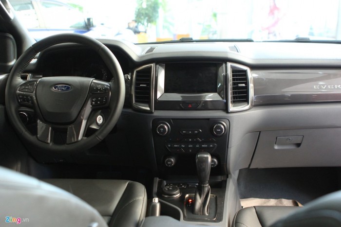 Bán xe Ford Everest 7 chỗ - Giá tốt nhất Sài Gòn-đủ màu-giao xe ngay