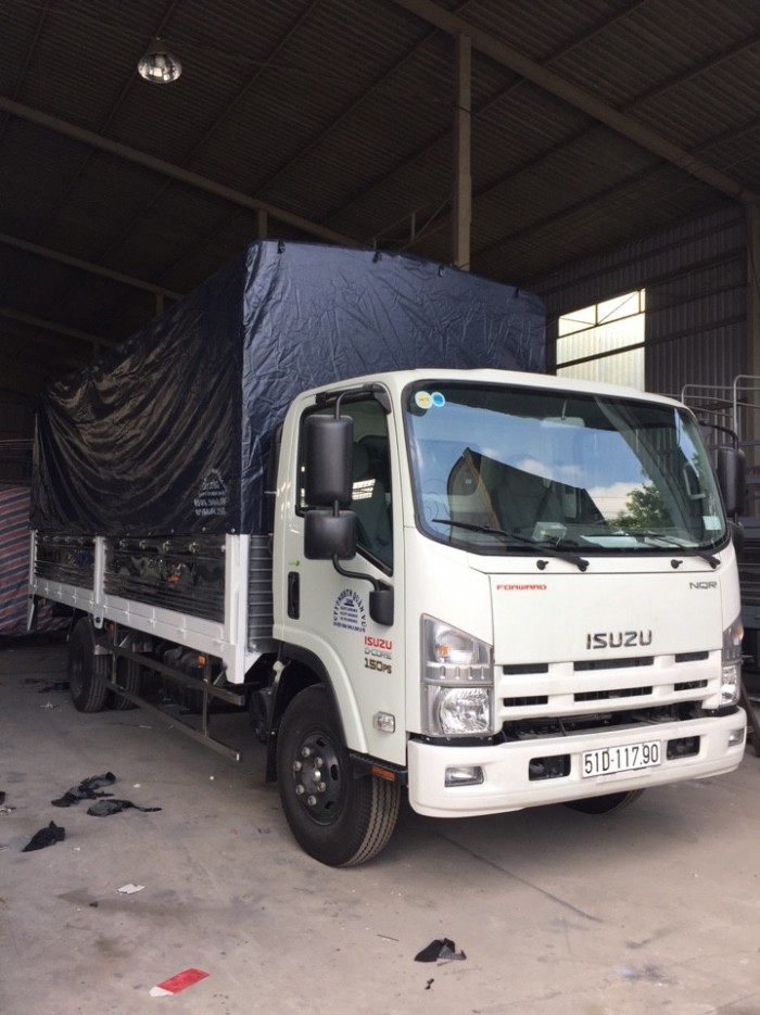 Xe tải ISUZU NQR75M THÙNG BẠT BỬNG NẦNG SIÊU DÀI.