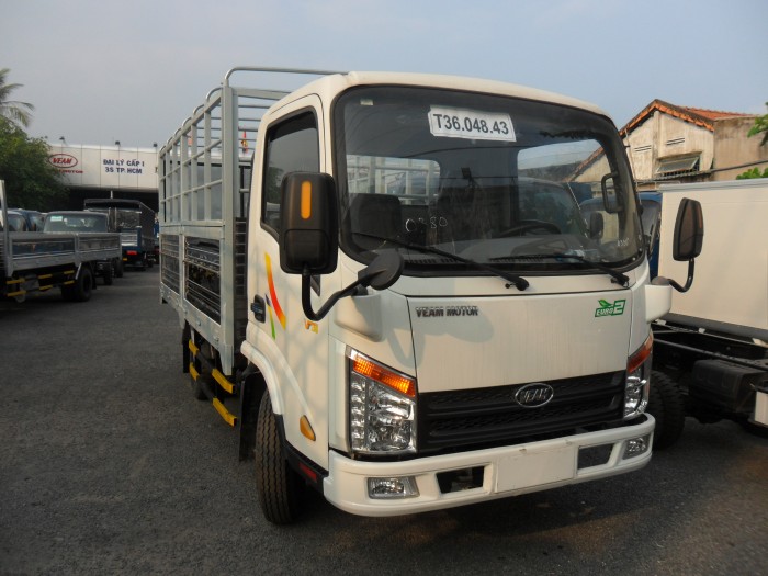 Xe tải 2 tấn 4, máy hyundai, nhập khẩu Hàn Quốc, mới 100%