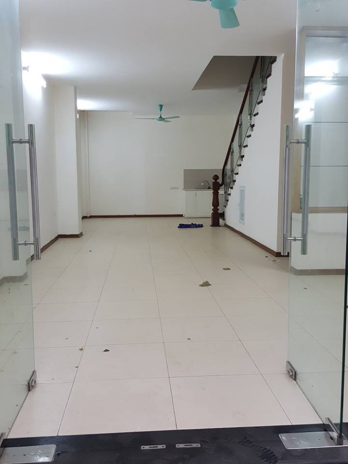 80m2 Hoàng Văn Thái 13.5 tỷ 3 ô tô tránh