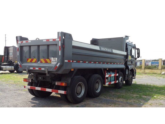 Xe ben shacman ở Vĩnh Long