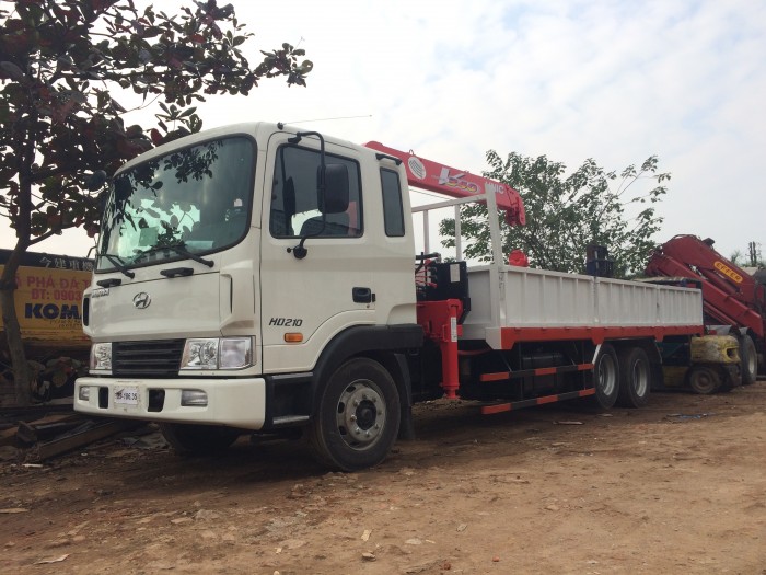 Xe Hyundai HD210 gắn cẩu 3 tấn 4 đốt Unic