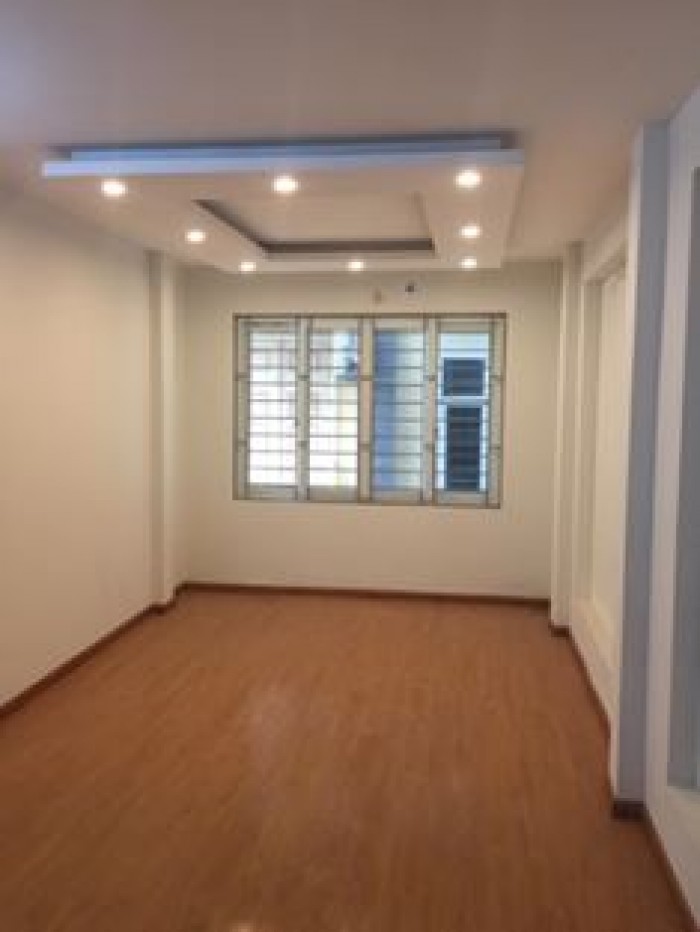 Bán nhà Đình Thôn gần ô tô đỗ 40m2x5tầng hơn 3 tỷ.