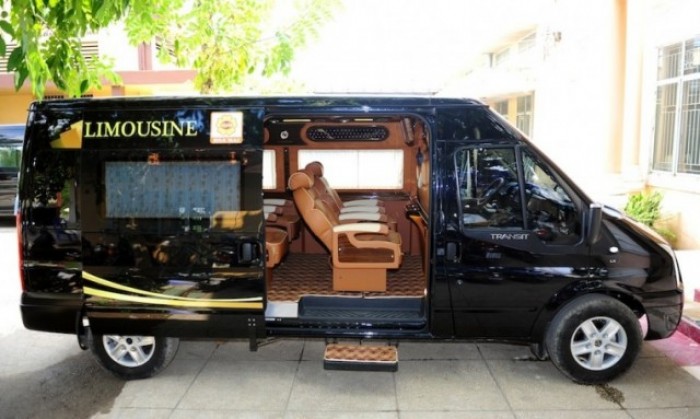 Transit Limousine 10 ghế cao cấp- Bảo hành chính hãng -ngân hàng hỗ trợ 80%