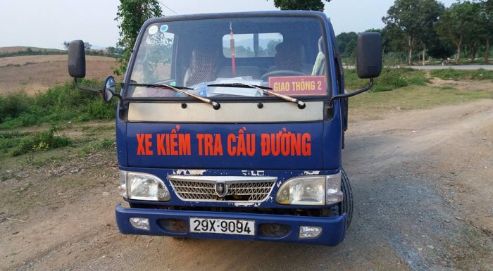 Xe tải 1,49t , màu xanh, đời 2005