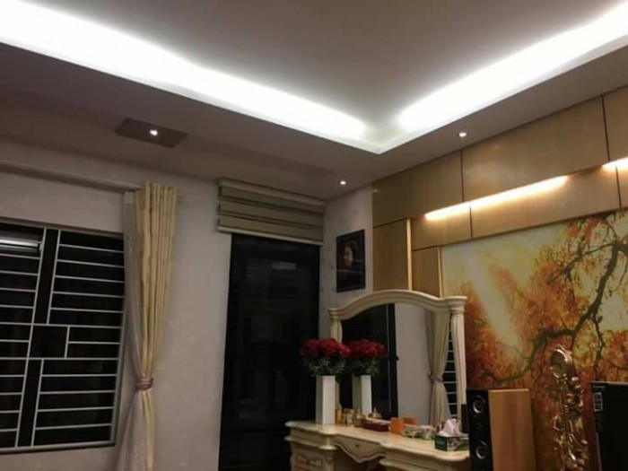 Bán nhà Chùa Láng 70m2 x 5 tầng, giá chào 11 tỷ