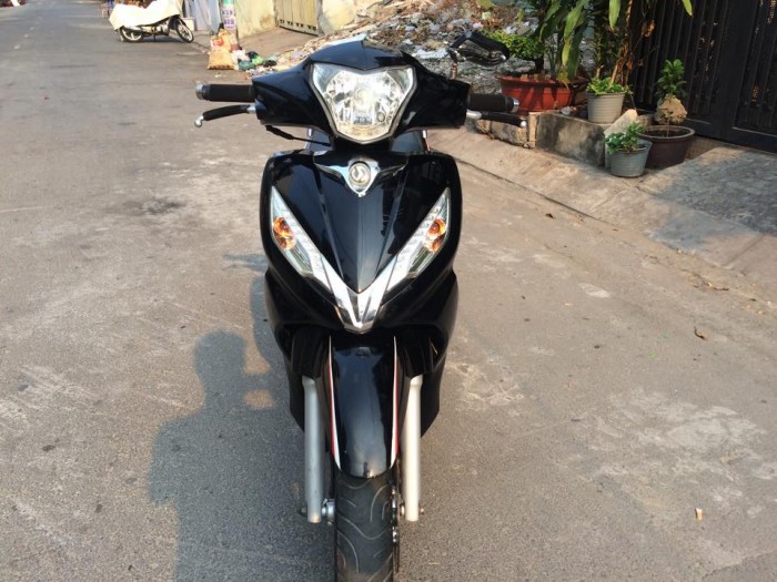 SYM Shark 125cc , nguyên zin,màu đen,kiểu dáng SH sang trọng