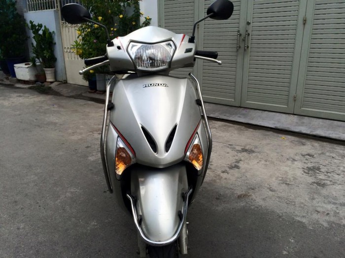 Honda LEAD Fi phun xăng điện tử,màu bạc, xe đẹp,máy êm