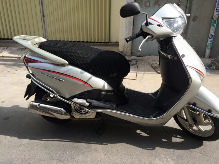 Honda LEAD Fi phun xăng điện tử,màu bạc, xe đẹp,máy êm