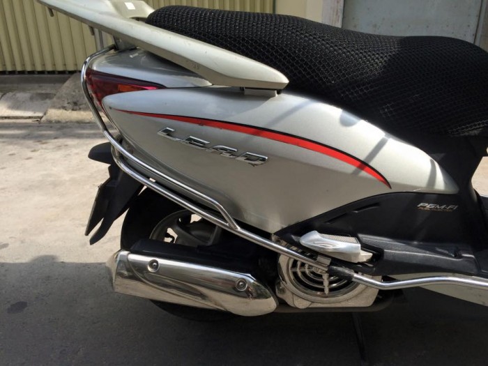 Honda LEAD Fi phun xăng điện tử,màu bạc, xe đẹp,máy êm